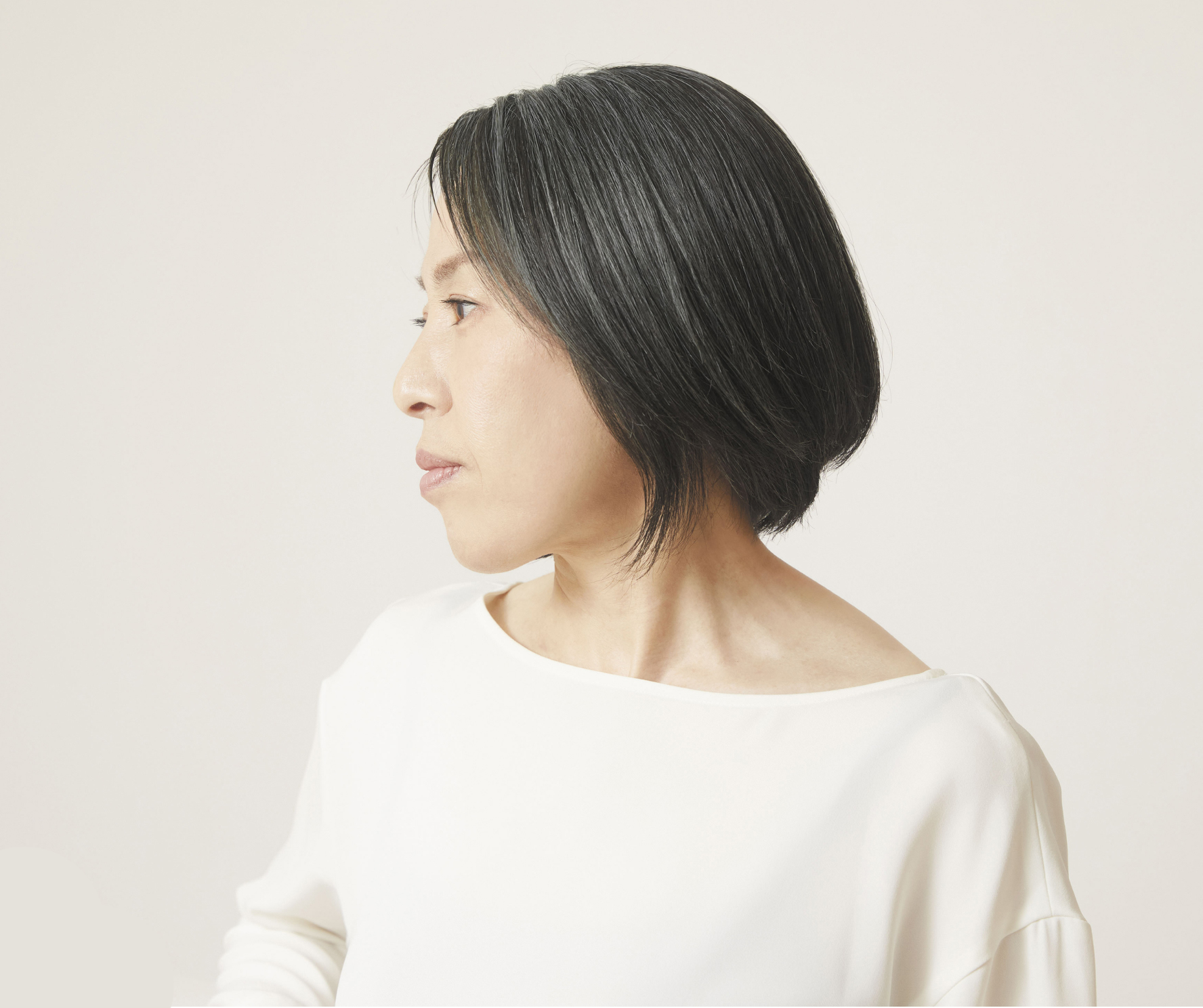 ケーススタディ１ | 白髪染めの負担から開放。自然な色合いでハリとコシのある髪に。